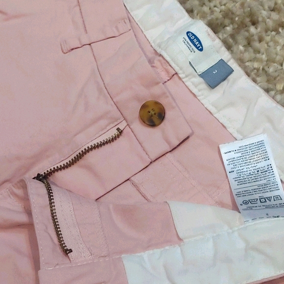 Shorts - Picture 2 of 4